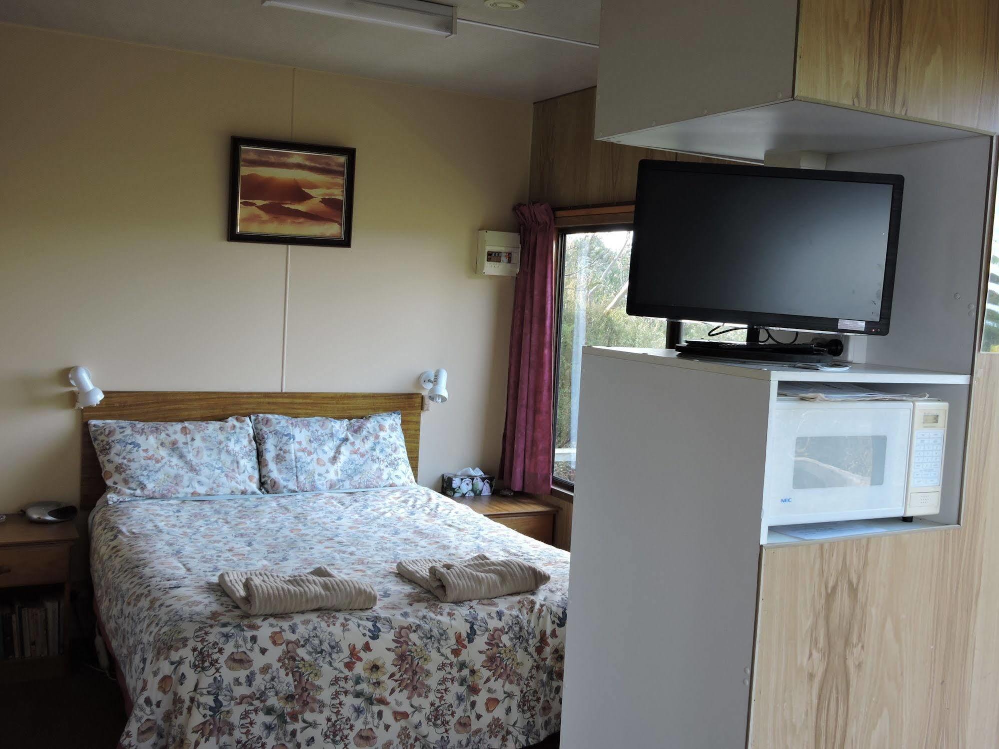 Strahan Wilderness Lodge エクステリア 写真